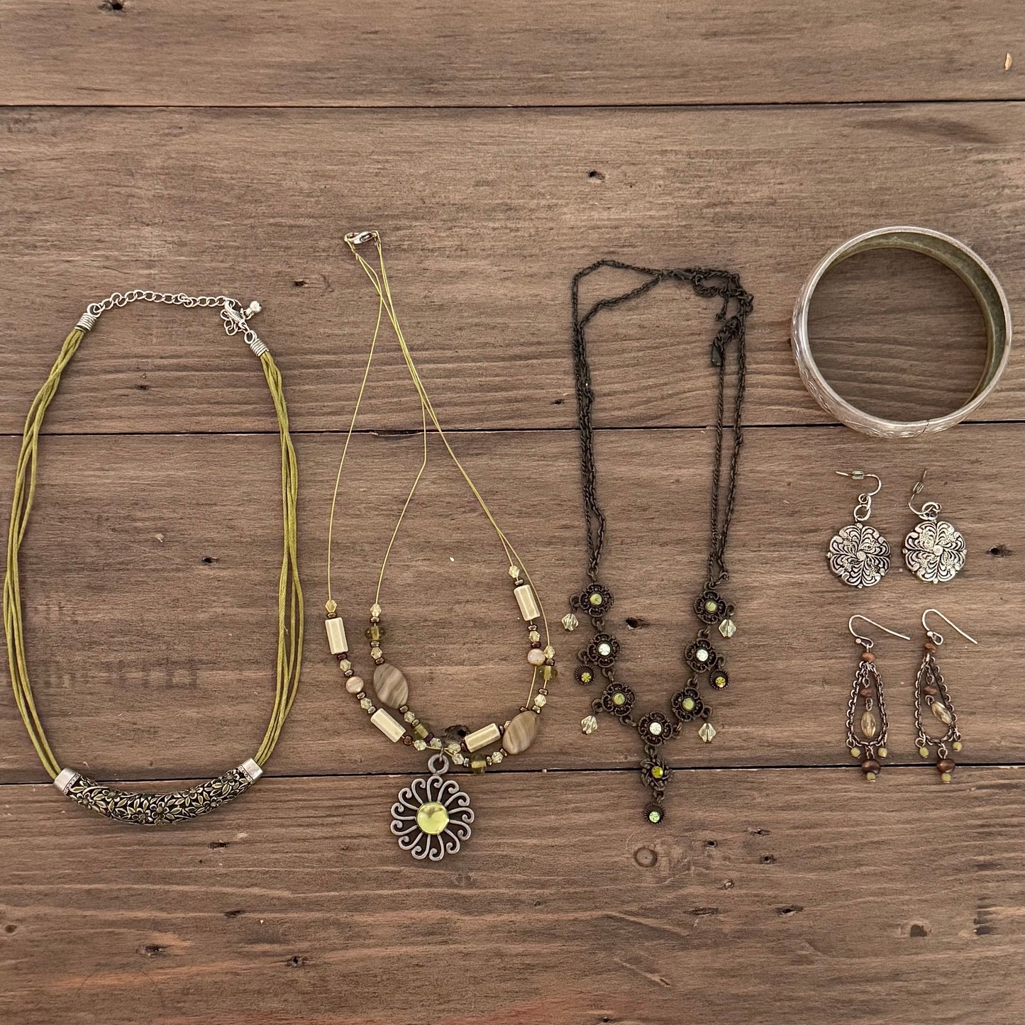 Green & Silver Jewelry Set